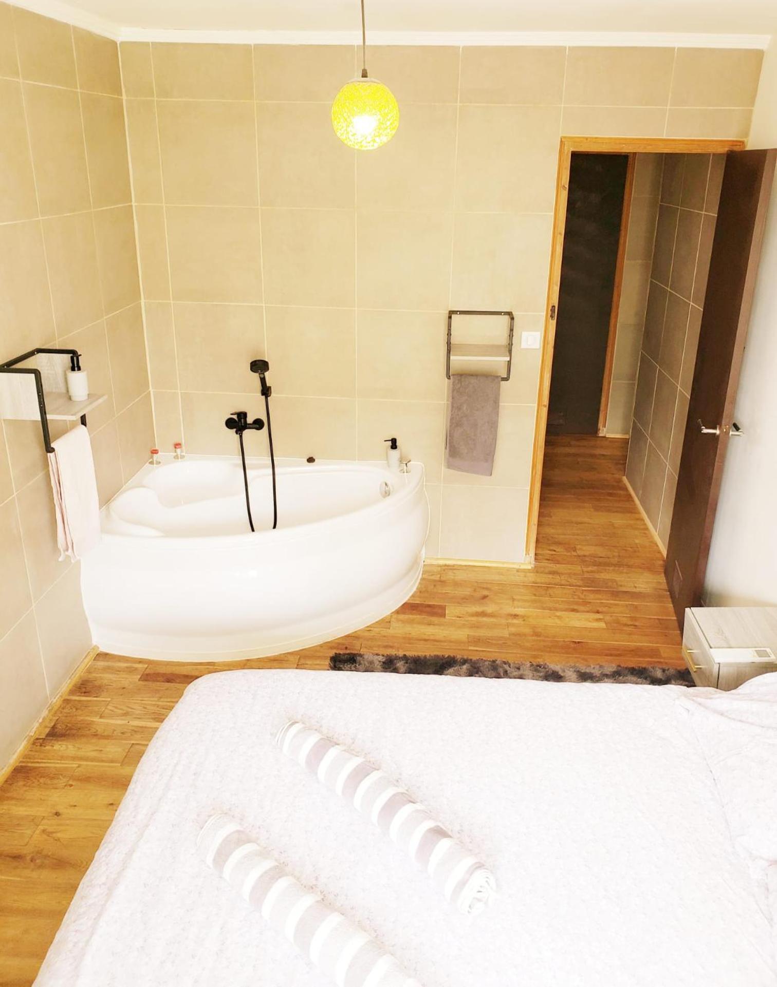 Suite From 1 To 6 - Bathtubs In Rooms - Air Conditioned Residential Appartement - Self-Arrival - Wifi - Netflix Disney - Kitchen - Laundry - Parking Avignon Exterior photo