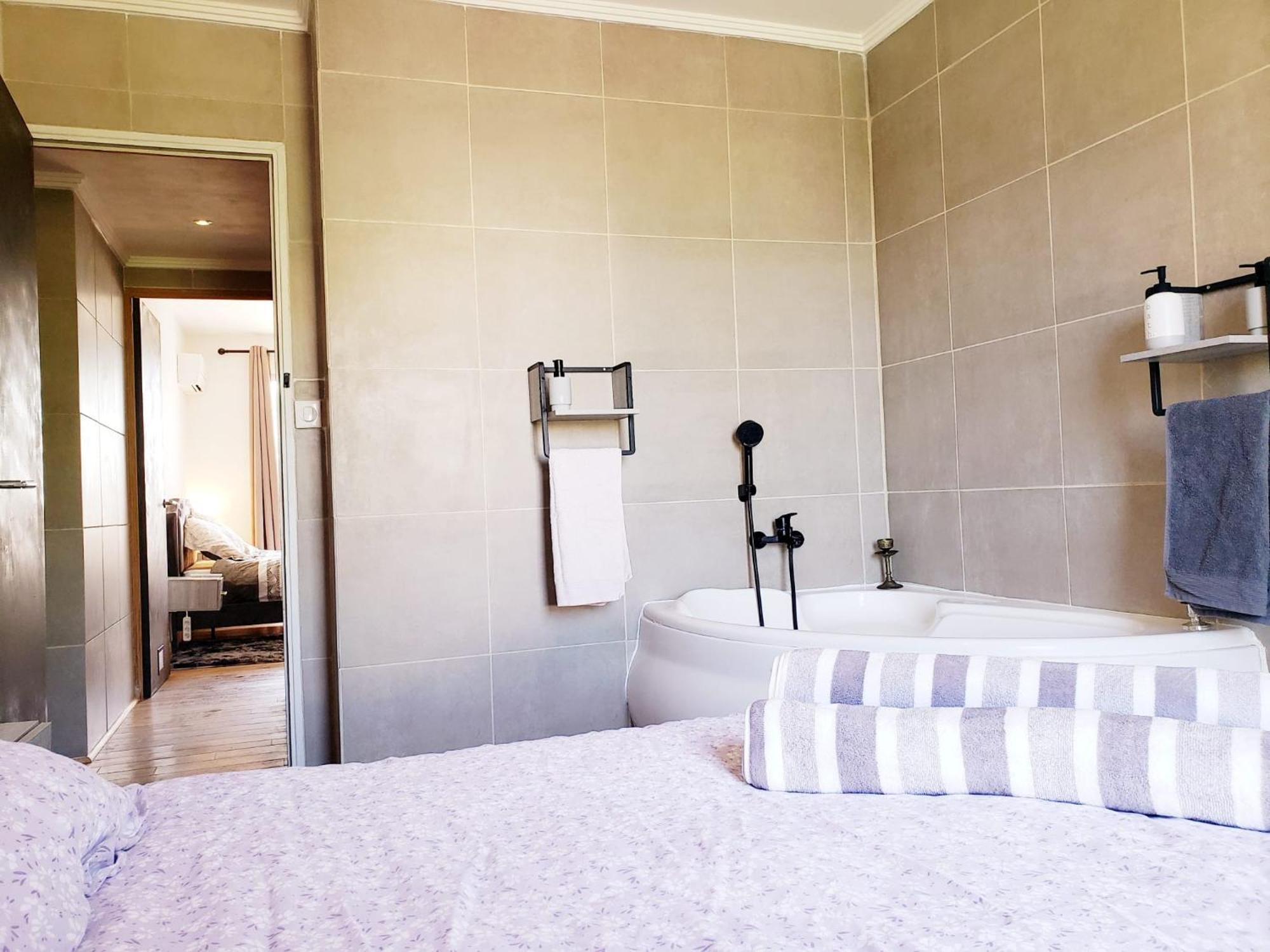 Suite From 1 To 6 - Bathtubs In Rooms - Air Conditioned Residential Appartement - Self-Arrival - Wifi - Netflix Disney - Kitchen - Laundry - Parking Avignon Exterior photo